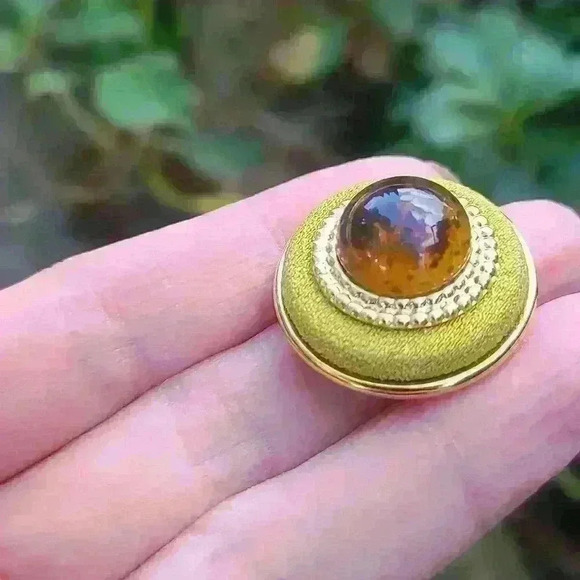 Vintage avocado color fabric earrings buttons in Gold-toned - Picture 13 of 17